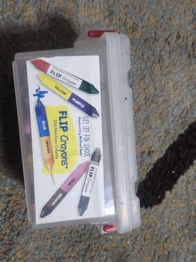 FLIP Crayons Non-Toxic Set - Multicolor